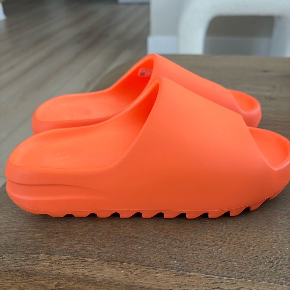 Yeezy Adidas Orange Flame Slides 🔥Unisex!